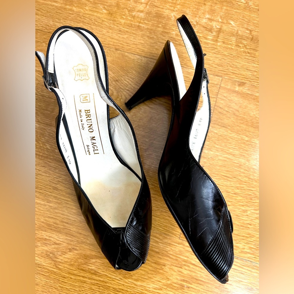 Bruno Magli vintage peep toe sling back Sz 9AA